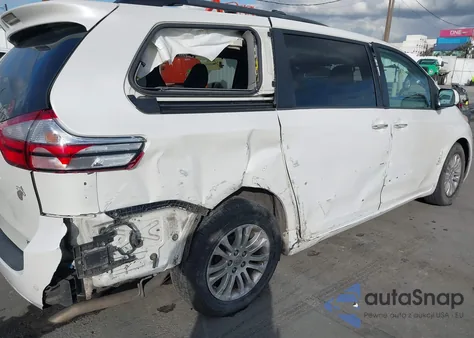 2016 Toyota Sienna Xle 8 Passenger z USA, uszkodzony, nr VIN 5TDYK3DC3GS699067